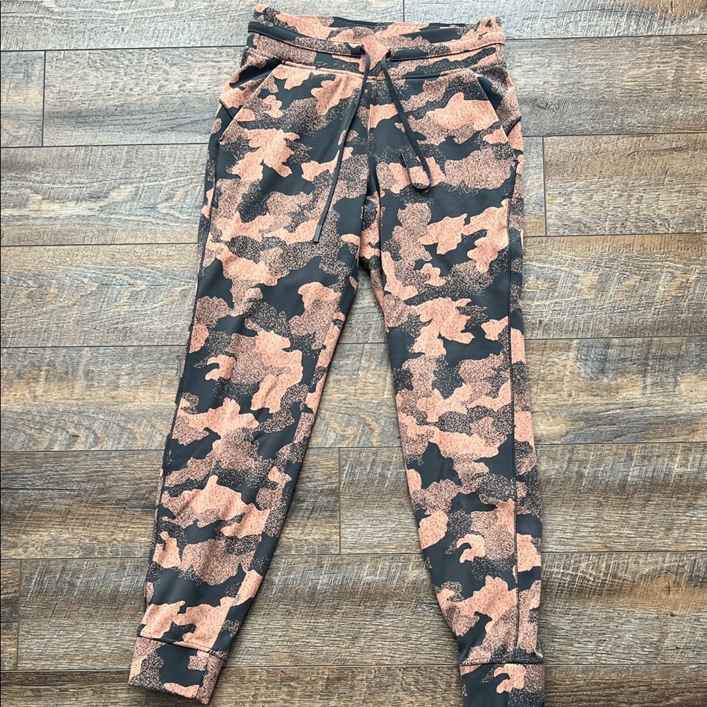 lululemon athletica Black and Peach Camo Patterned Joggers